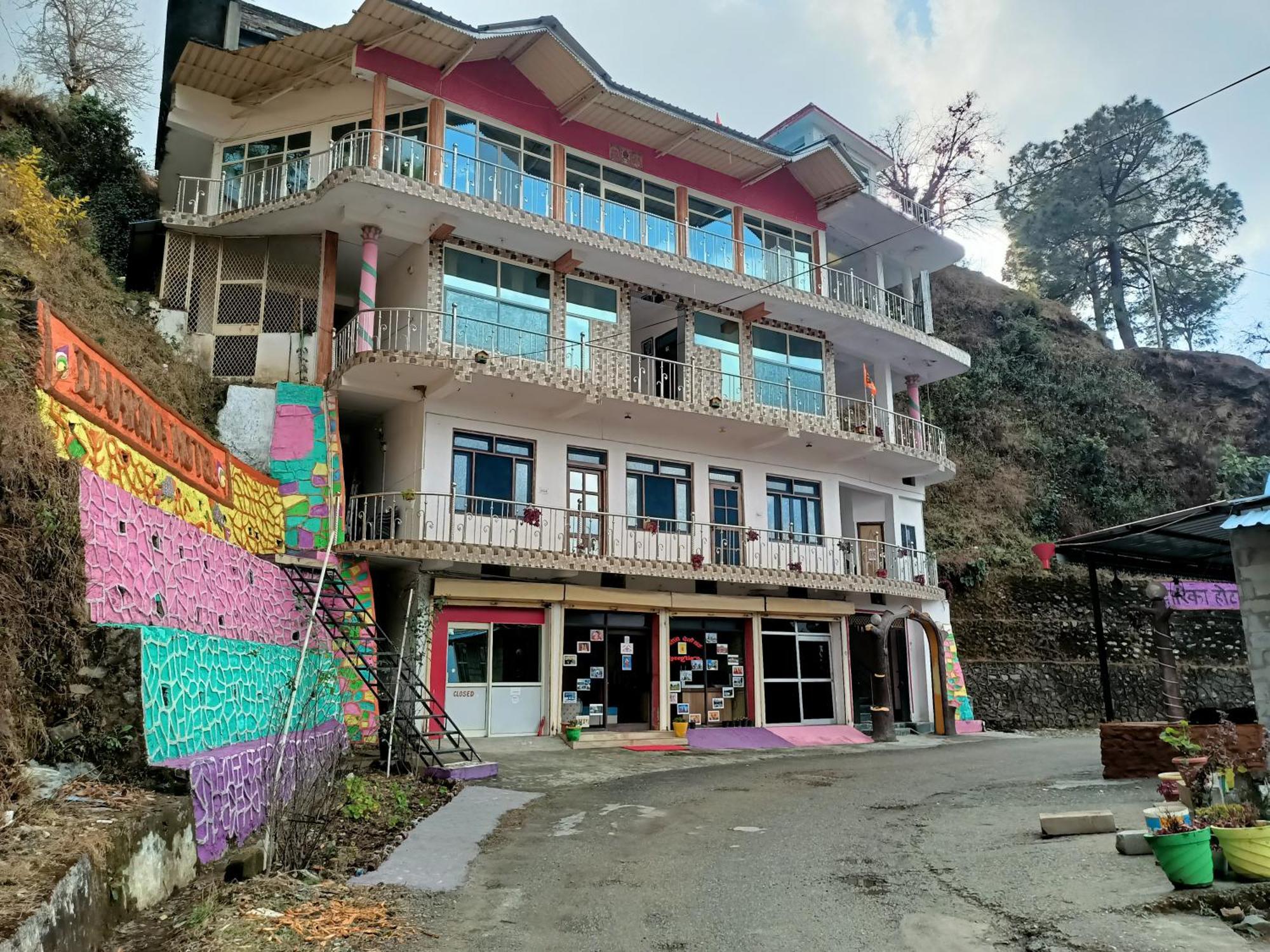 Dwarika Hotel Dwarahat Exterior foto